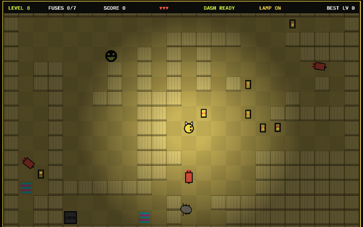 Fuse Rush maze with fuses, a locked exit and creatures in the dark
